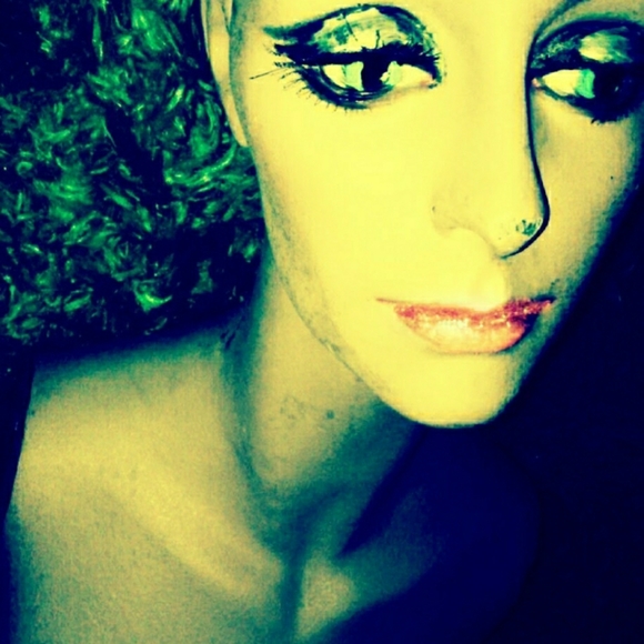 Meet your Posher, Melanie, Artist - Picture 8 of 13